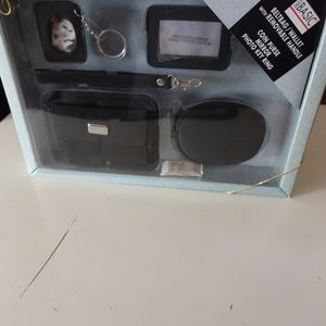 BRAND NEW!! SIMPLY BASIC BELTBAG/ WALLET, REMOVEABLE HANDLE,COIN PURSE & MORE.